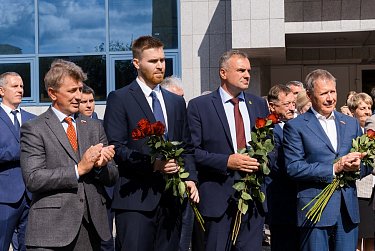 Увековечен в бронзе